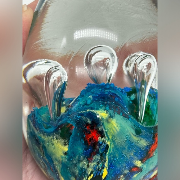 DYNASTY GALLERY Egg Shaped Paperweight Aliens Of The Universe Bubbles 4 Inches - Picture 2 of 5